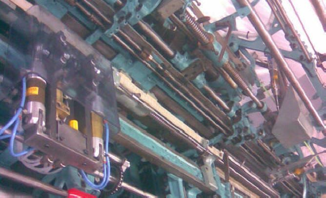 Moteurs pneumatiques Di Lupo montés sur un métier Cotton